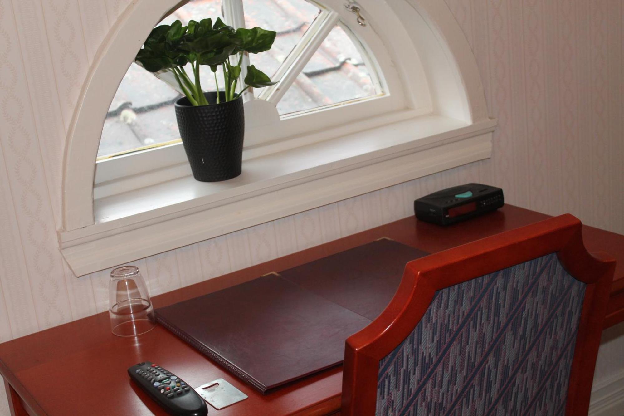 Hotell Mikaelsgarden Vårgårda Δωμάτιο φωτογραφία