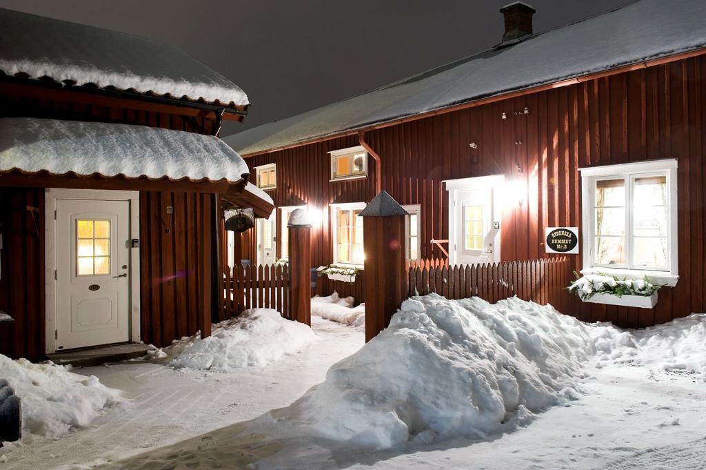 Hotell Mikaelsgarden Vårgårda Εξωτερικό φωτογραφία