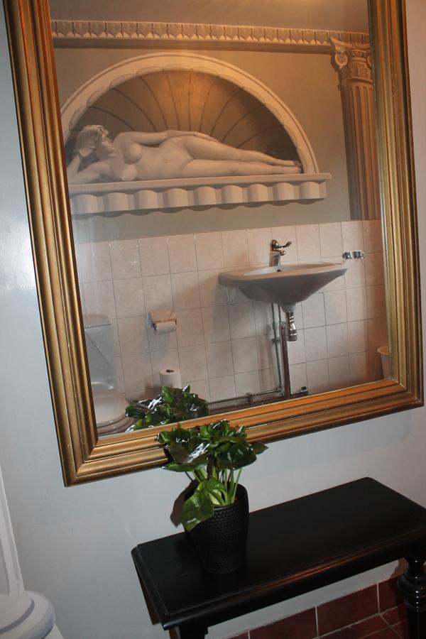 Hotell Mikaelsgarden Vårgårda Εξωτερικό φωτογραφία