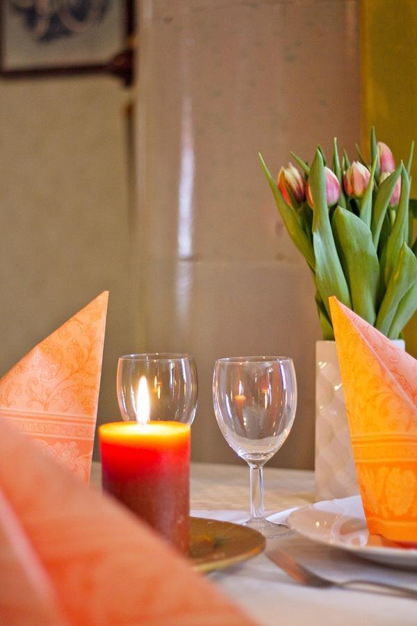 Hotell Mikaelsgarden Vårgårda Εξωτερικό φωτογραφία